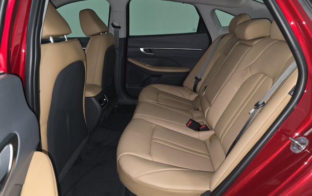 Used 2025 Hyundai Sonata Limited FWD image 9