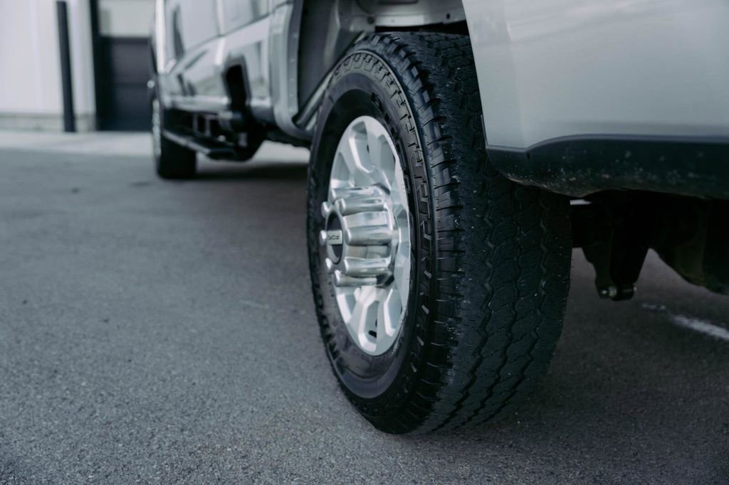 Used 2024 Ford F350 XLT image 9