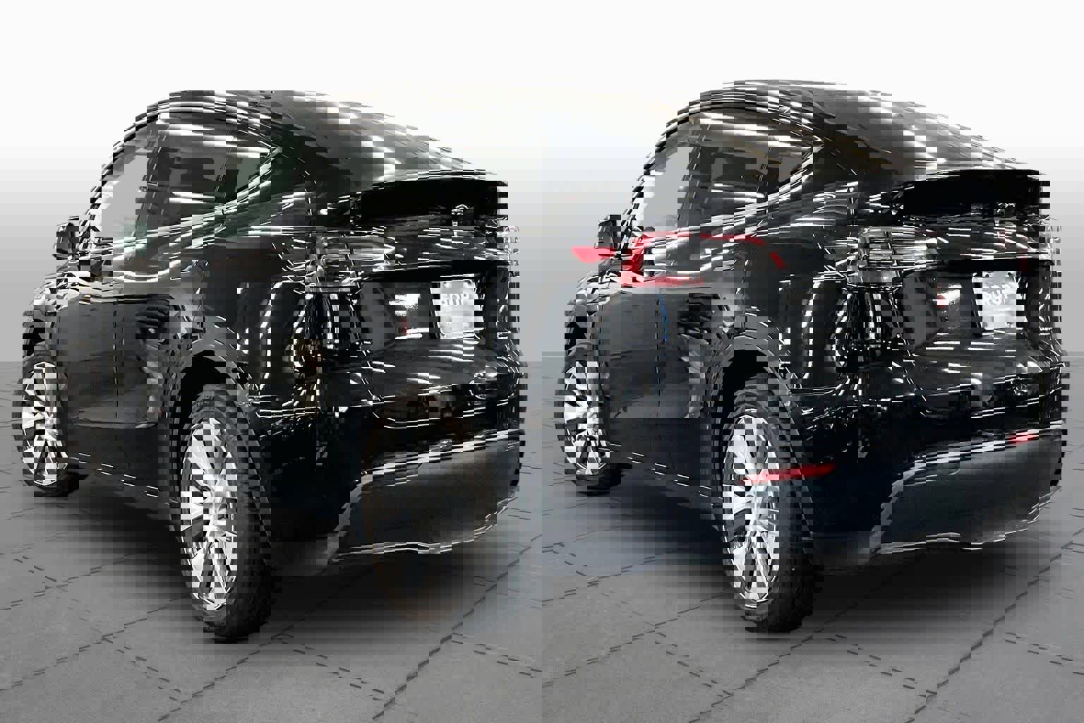 Used 2022 Tesla Model Y Long Range AWD/4WD image 11