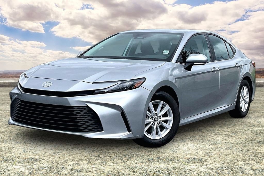Used 2025 Toyota Camry LE FWD image 3