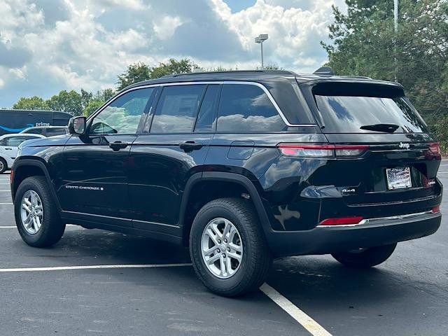 New 2025 Jeep Grand Cherokee Laredo w/ Luxury Tech Group I image 4