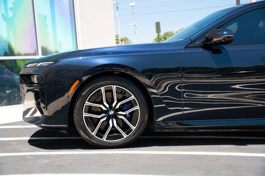 Used 2023 BMW i7 xDrive60 AWD/4WD image 22