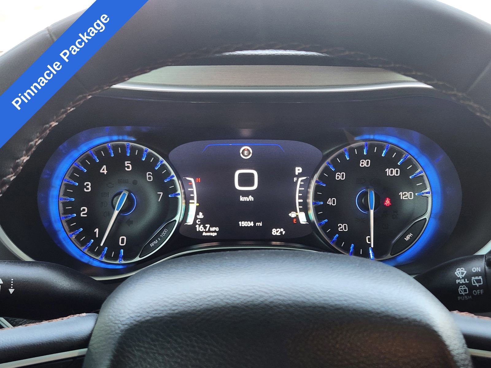 Used 2025 Chrysler Pacifica Pinnacle image 16