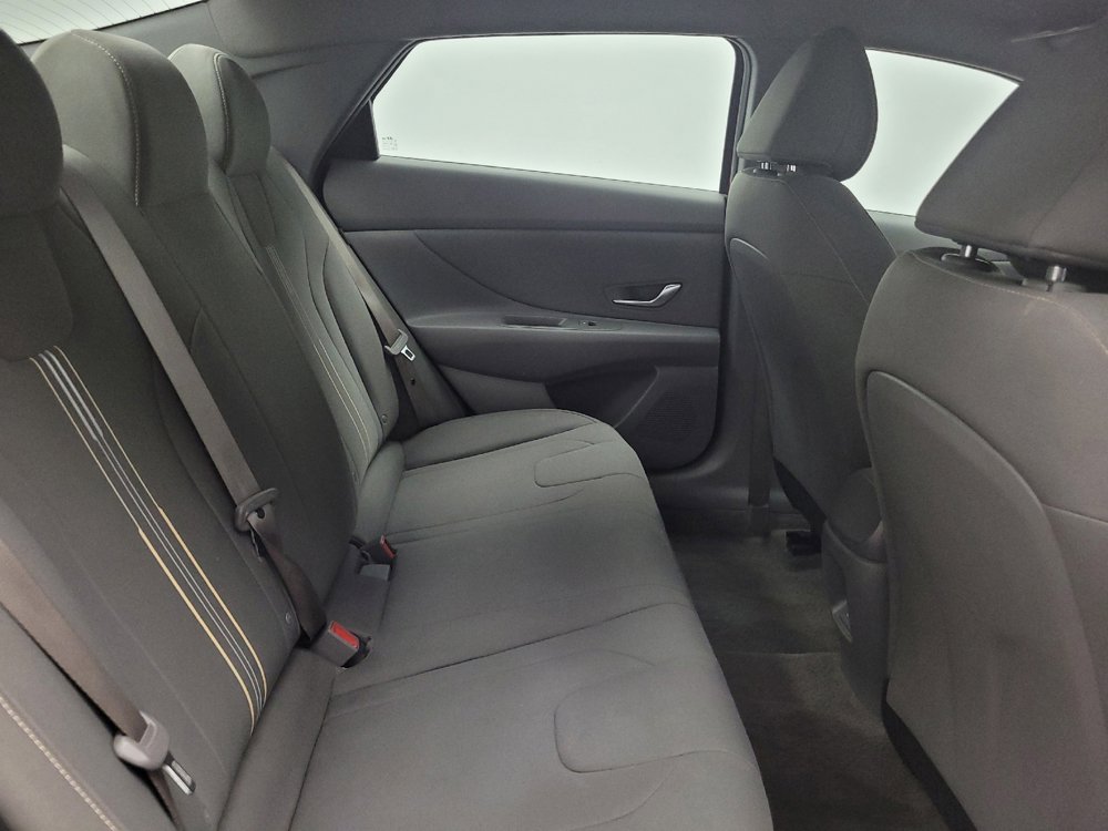 Used 2025 Hyundai Elantra Sport FWD image 19