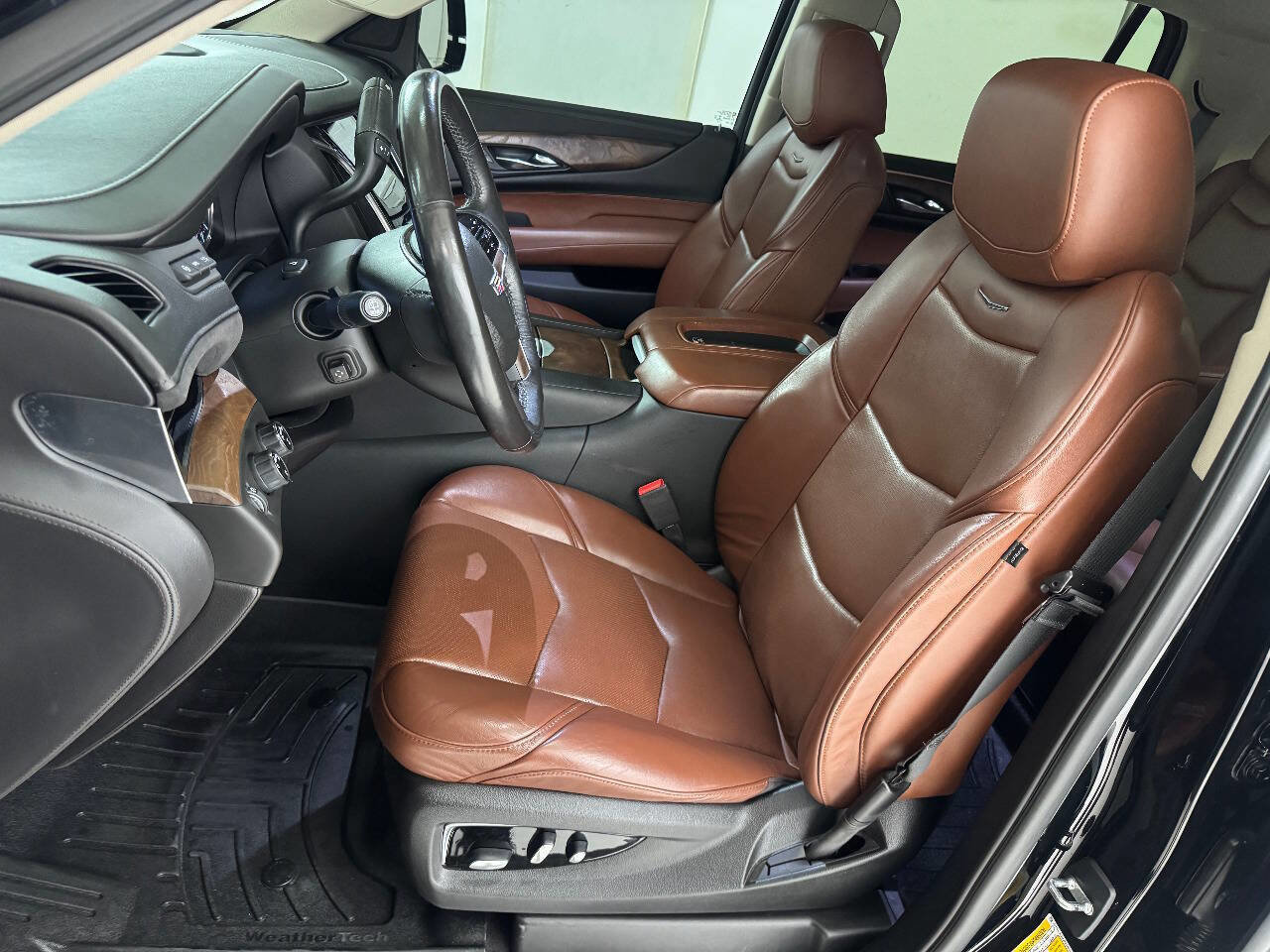 Used 2020 Cadillac Escalade Premium Luxury AWD/4WD image 47