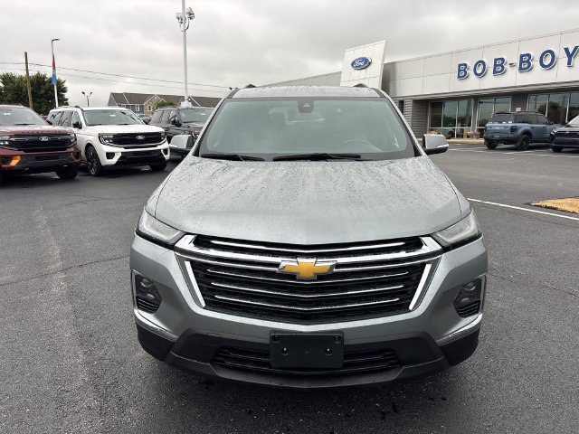 Used 2023 Chevrolet Traverse LT FWD image 2