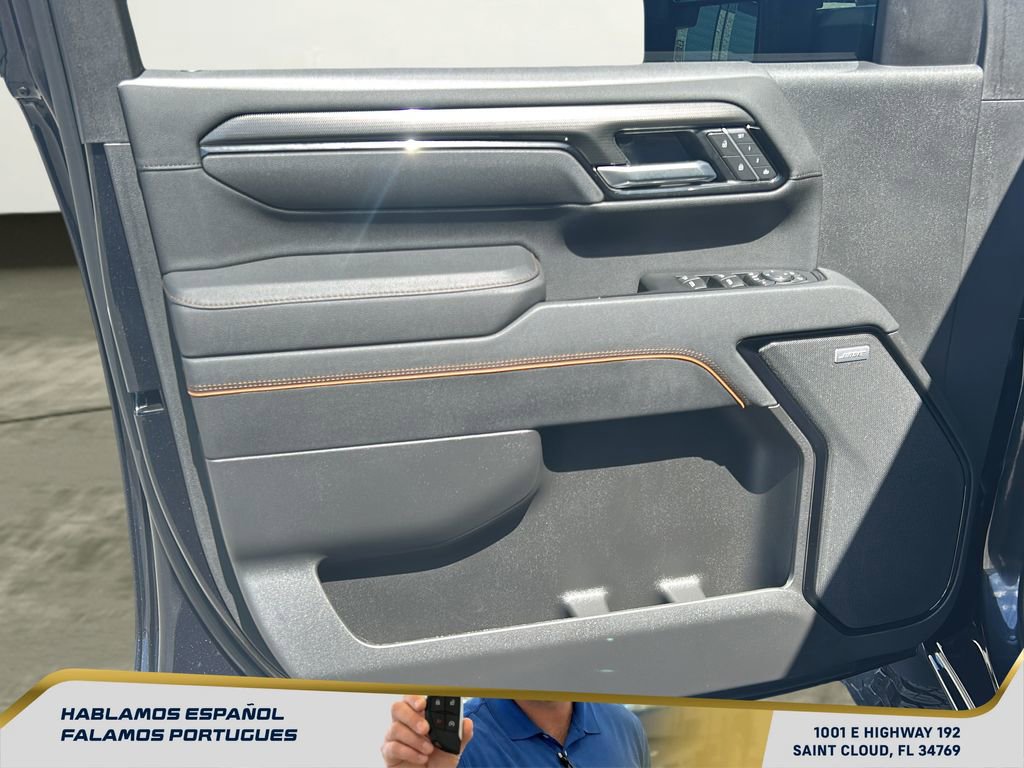 Used 2025 GMC Sierra 2500 AT4 w/ AT4 Premium Plus Package image 10