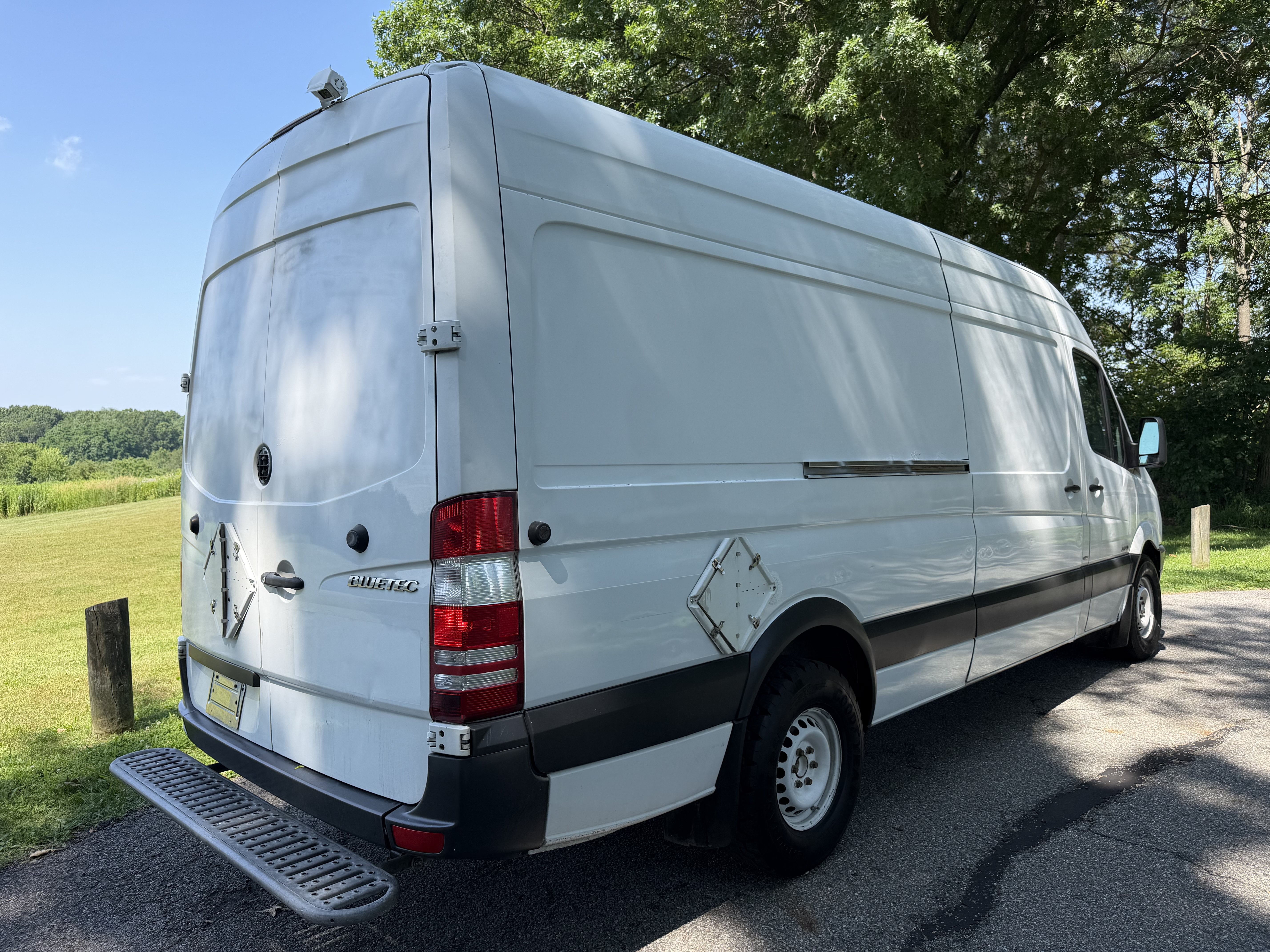 Used 2011 Mercedes-Benz Sprinter 2500 image 3