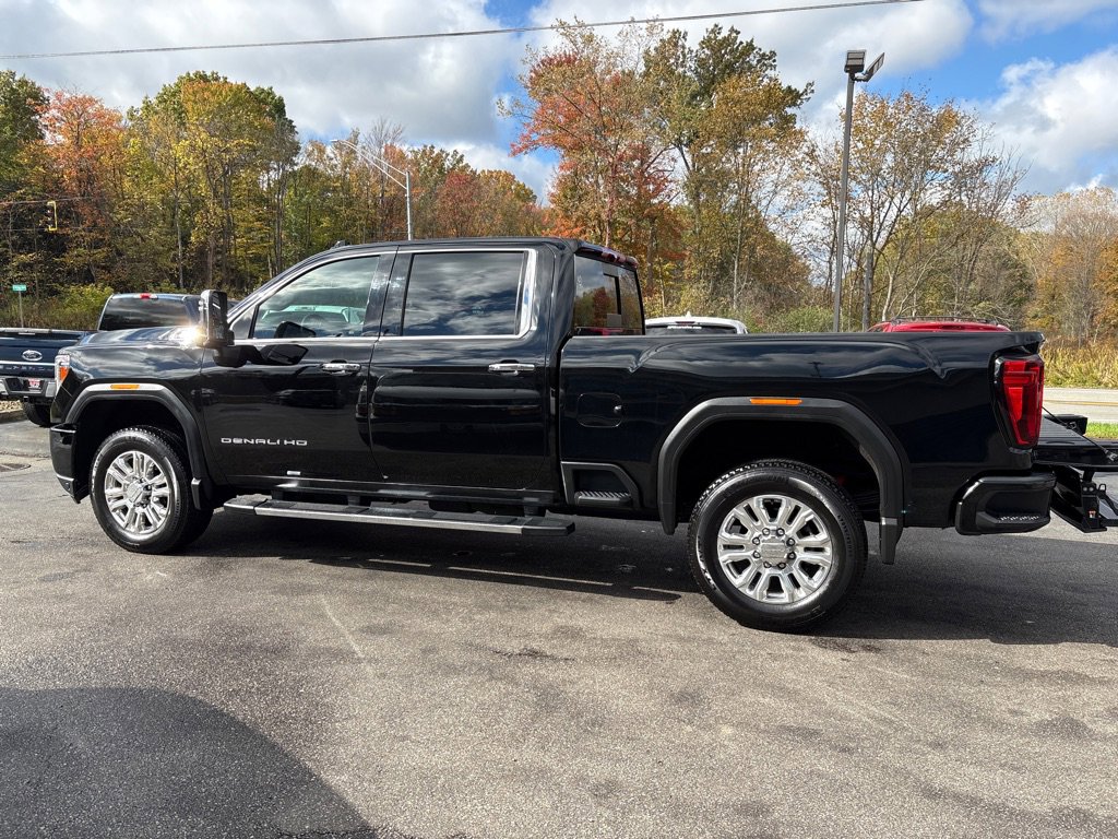 Used 2023 GMC Sierra 2500 Denali image 4