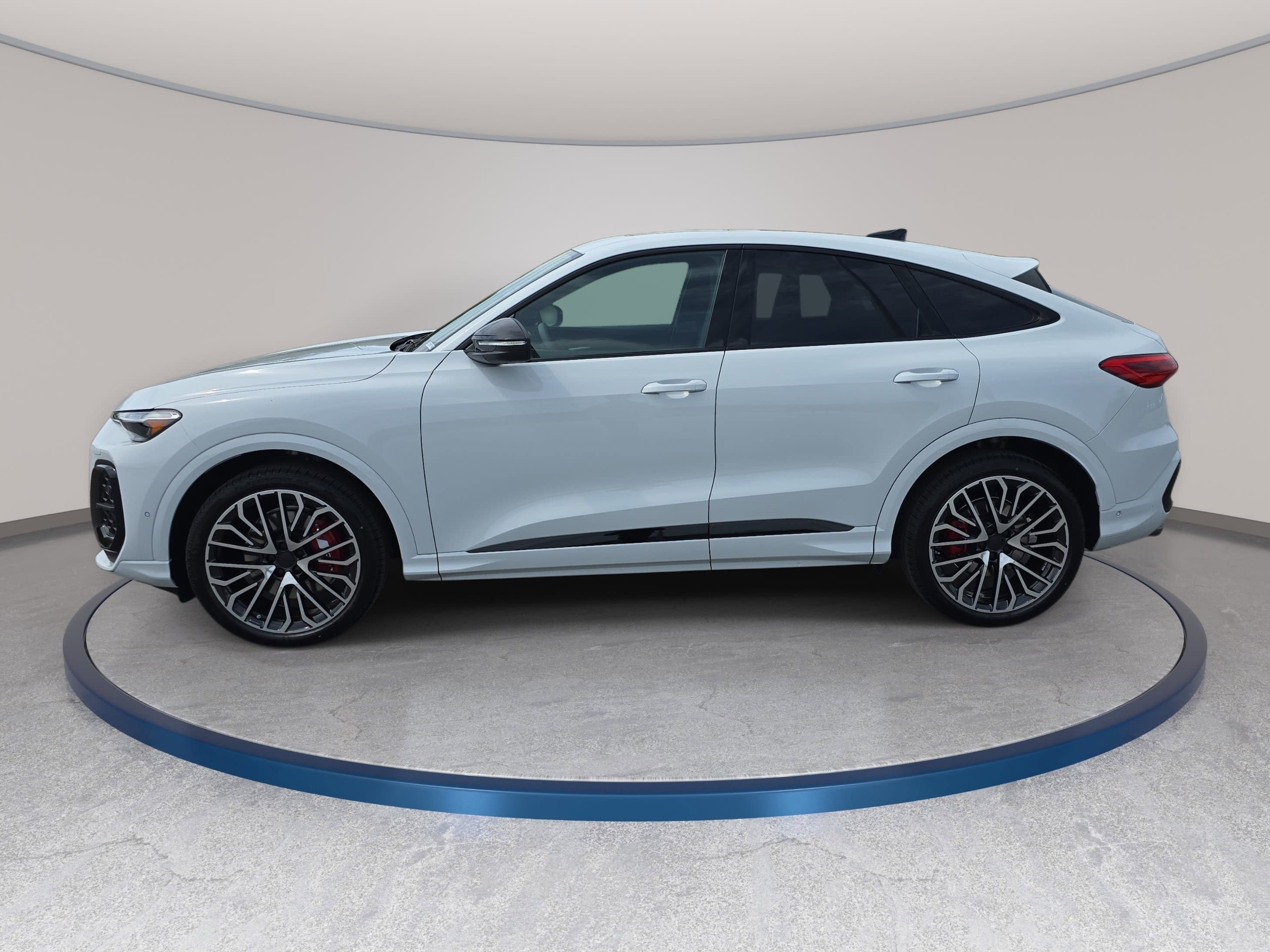 New 2026 Audi SQ5 Premium Plus image 8