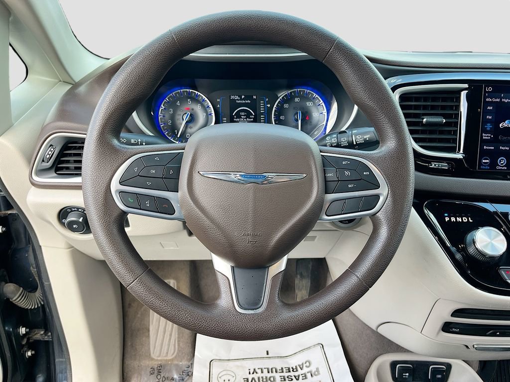Certified 2020 Chrysler Pacifica Touring image 11