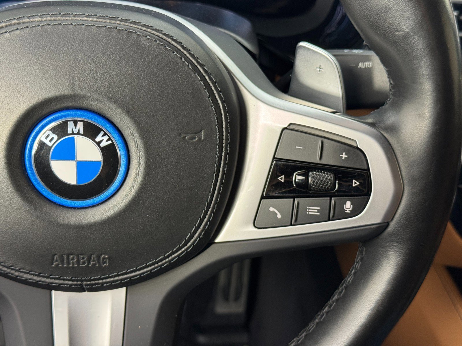 Used 2022 BMW 530e w/ Premium Package RWD image 22