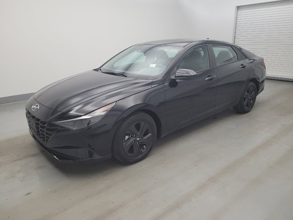 Used 2023 Hyundai Elantra SEL w/ Cargo Package FWD image 2