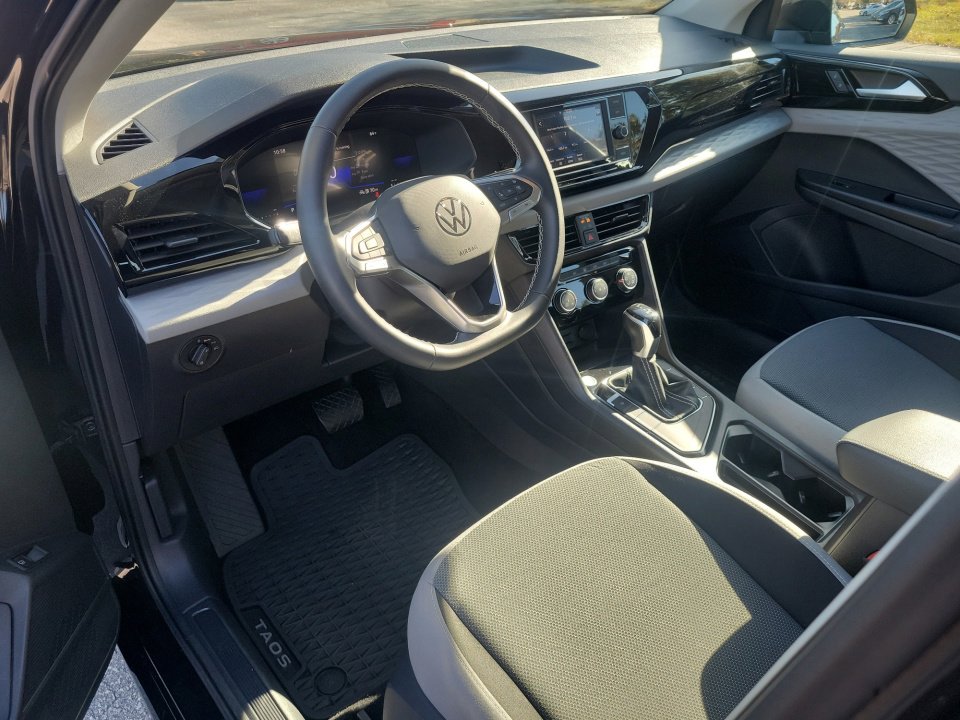 Certified 2023 Volkswagen Taos S image 34