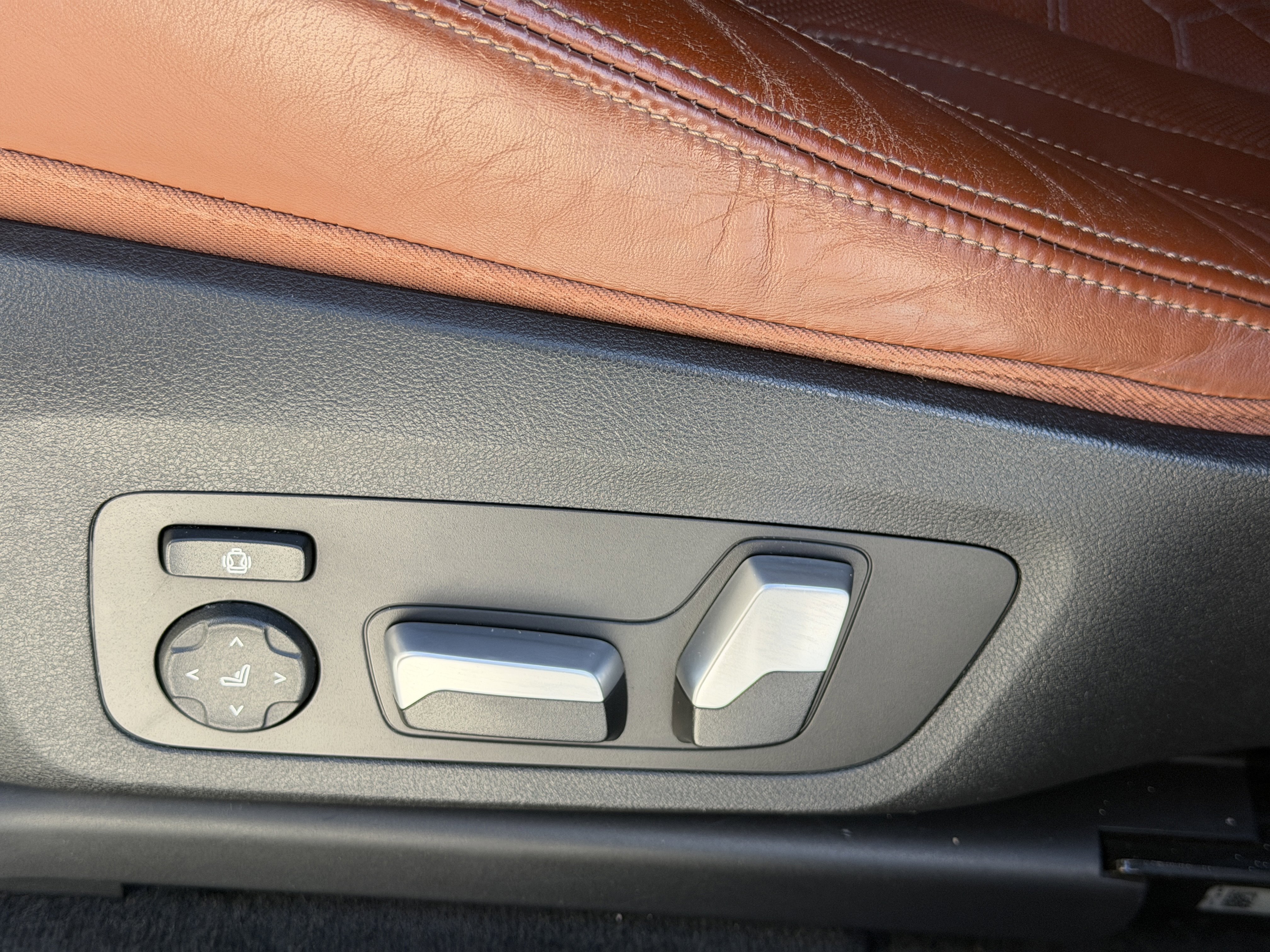 Used 2021 BMW X4 M w/ Competition Package image 19