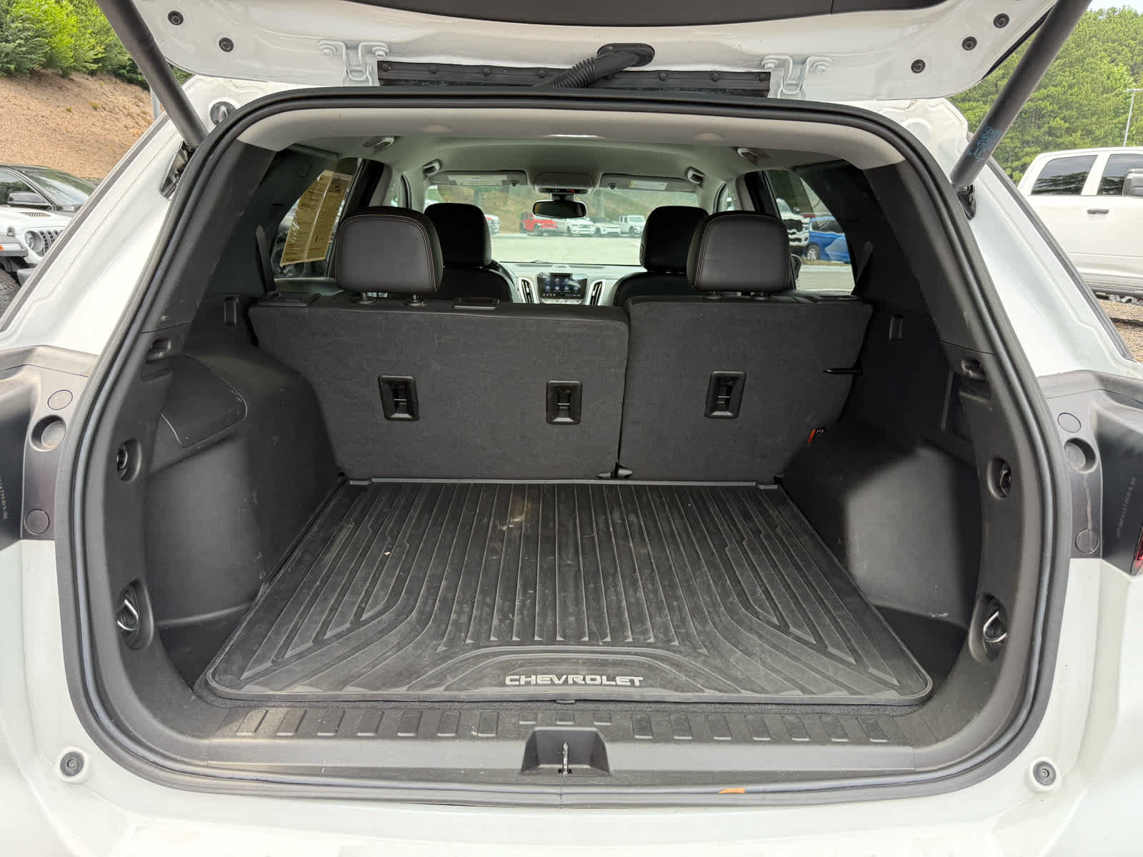 Used 2022 Chevrolet Equinox Premier AWD/4WD image 27