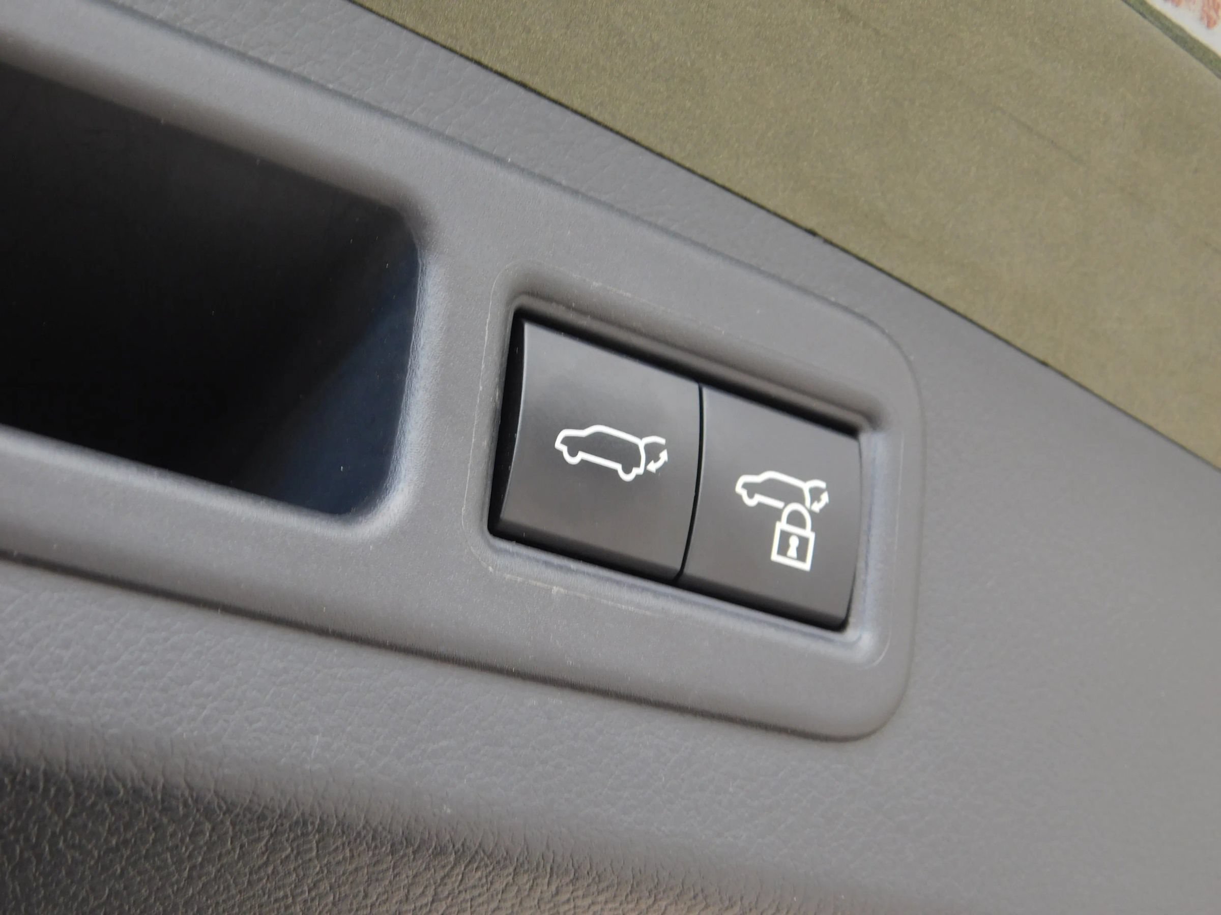 Used 2023 Lexus RX 350 Premium w/ Accessory Package AWD/4WD image 8