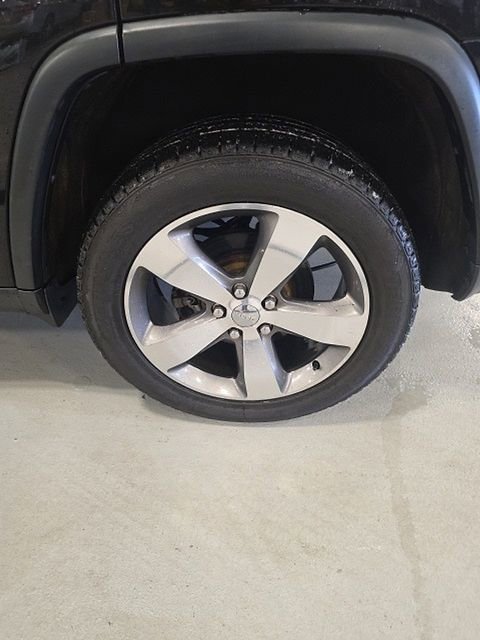 Used 2015 Jeep Grand Cherokee Limited image 7