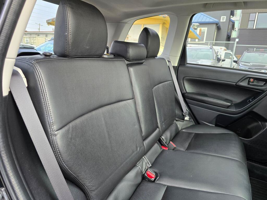 Used 2014 Subaru Forester 2.5i Premium w/ All-Weather Package AWD/4WD image 14