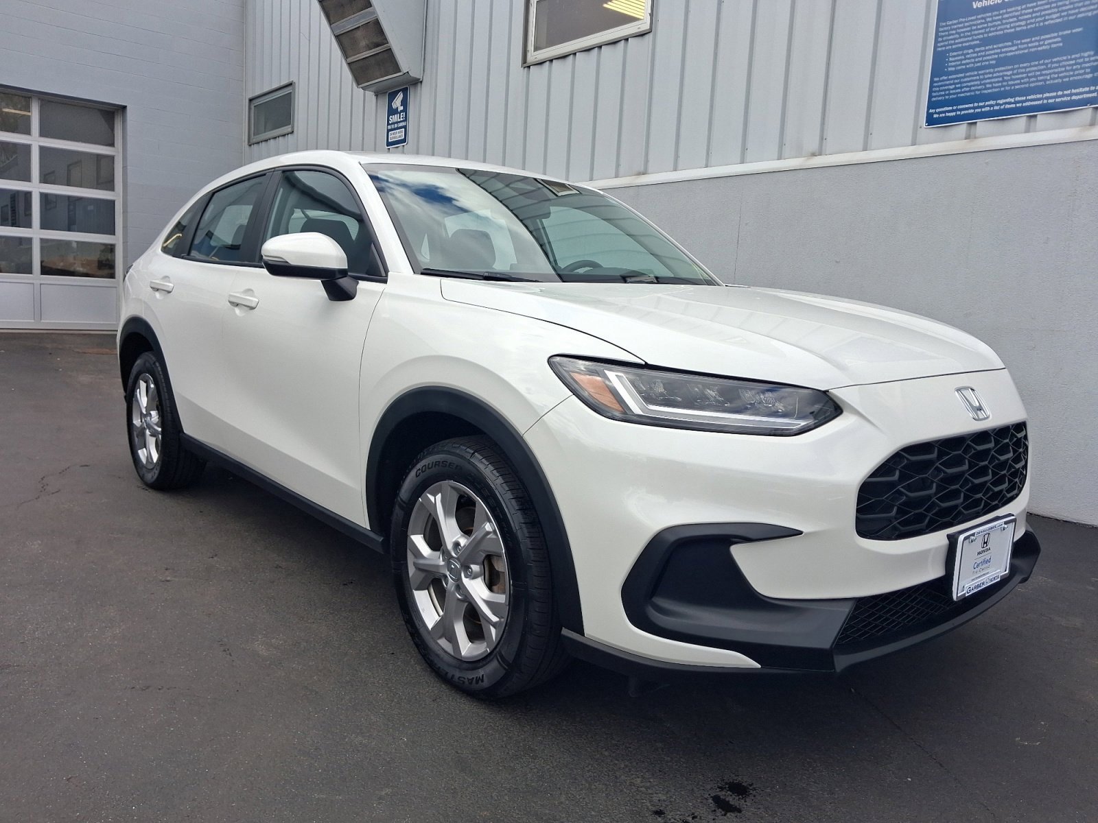 Used 2023 Honda HR-V LX image 7