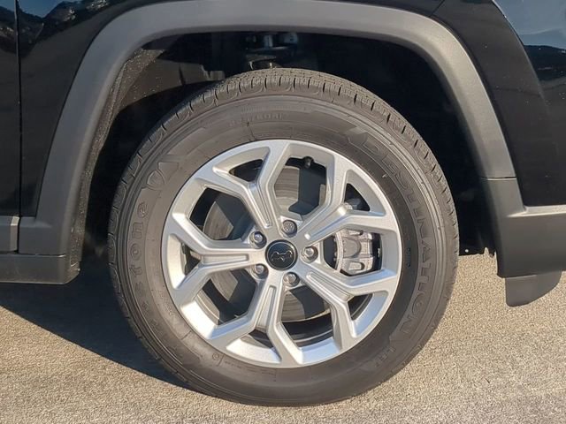 New 2026 Jeep Compass Latitude image 11