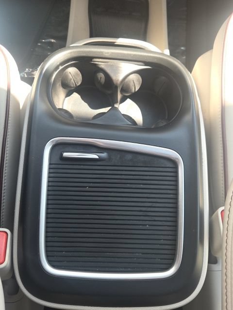 Used 2018 Chrysler Pacifica Limited w/ Advanced Safetytec Group FWD image 32