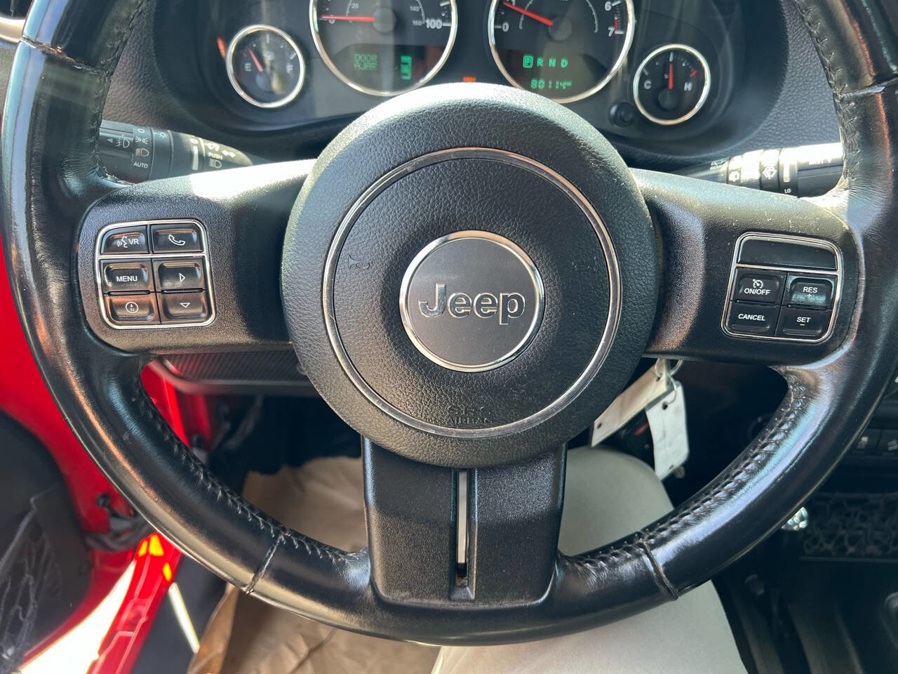 Used 2017 Jeep Wrangler Rubicon w/ Power Convenience Group image 18