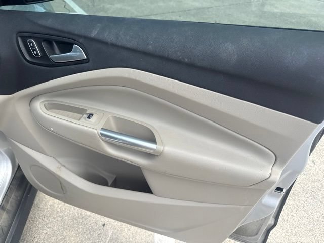 Used 2016 Ford C-MAX SE w/ Equipment Group 201A FWD image 40