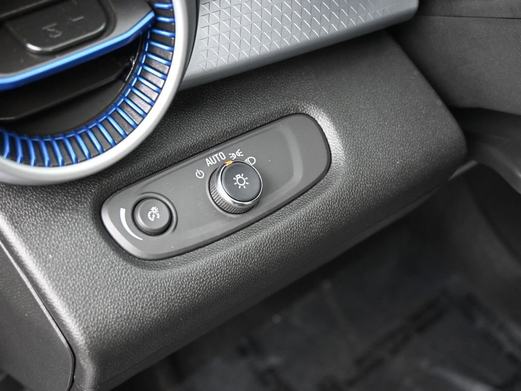 Used 2024 Chevrolet Trax LS w/ LS Convenience Package image 14