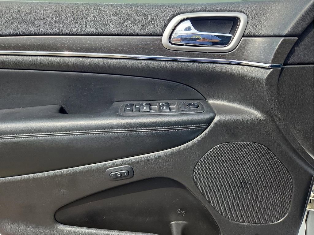 Used 2018 Jeep Grand Cherokee Limited image 12