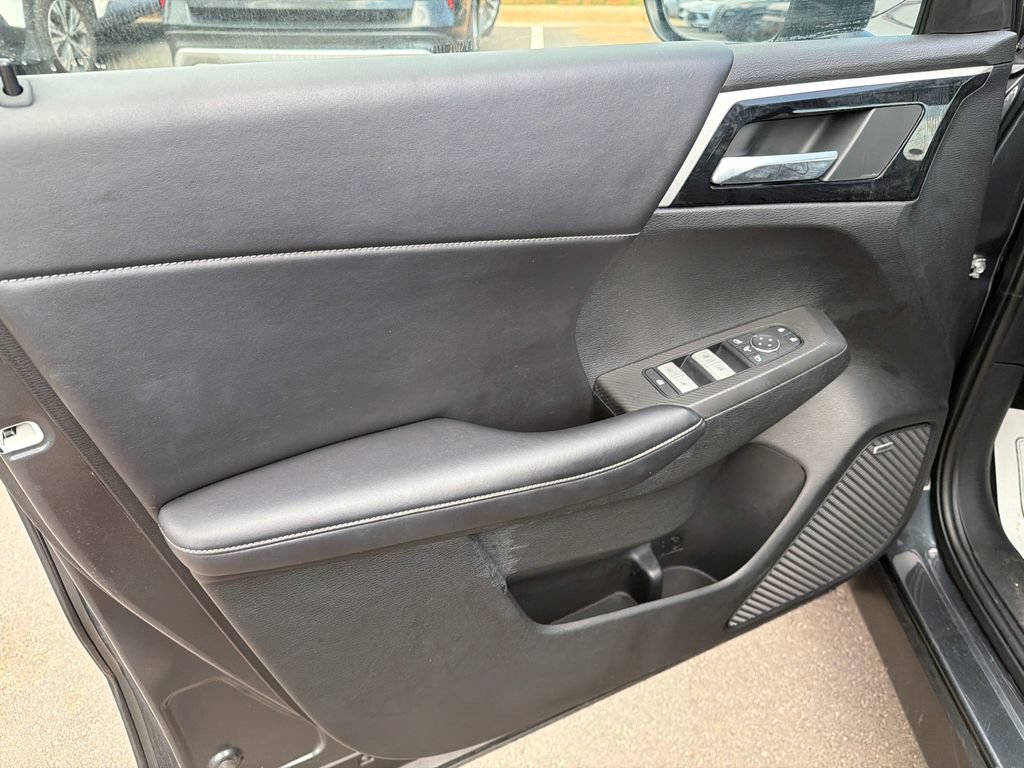 Used 2025 Mitsubishi Outlander SE FWD image 10