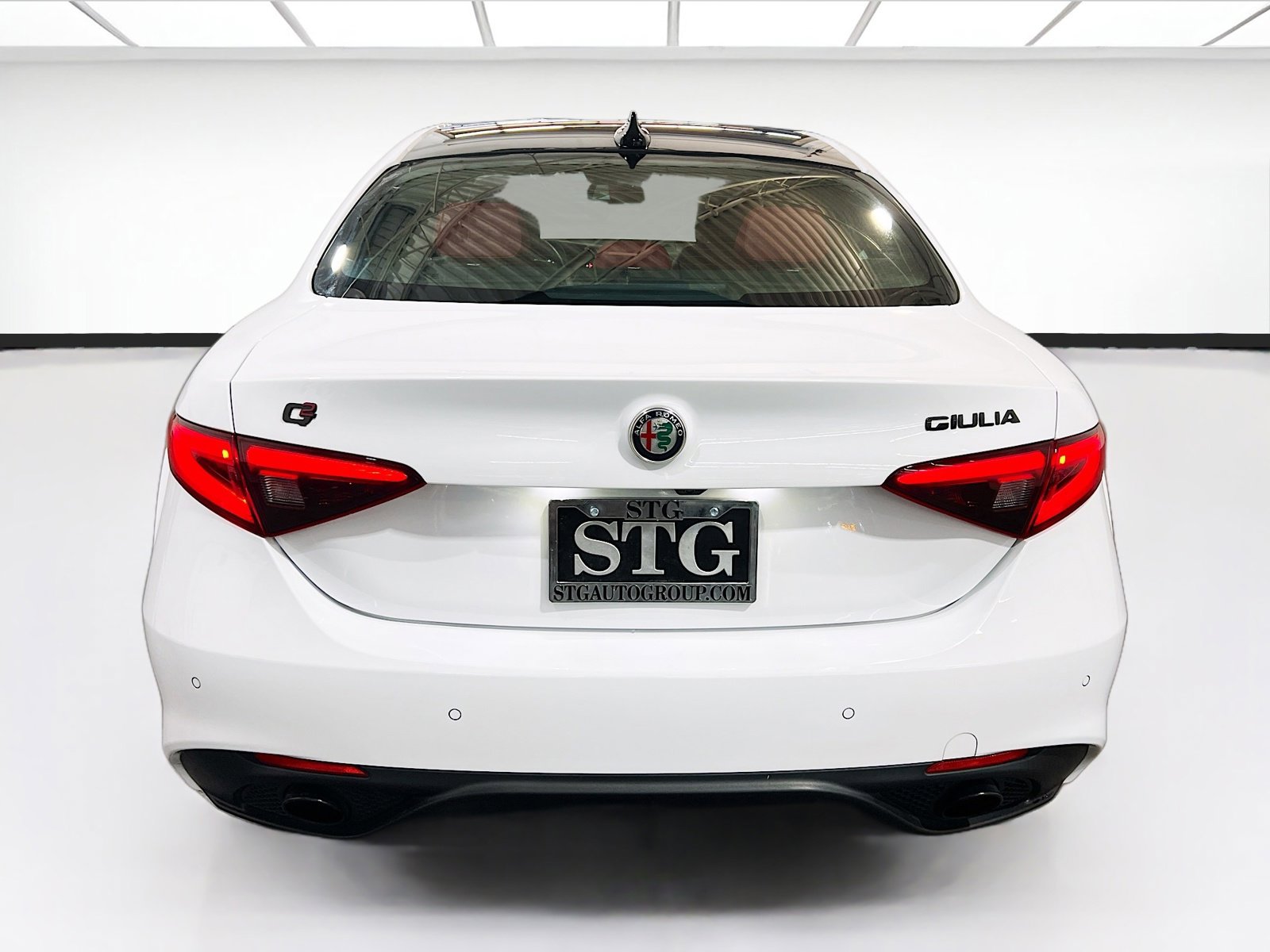 Used 2023 Alfa Romeo Giulia Veloce RWD image 5
