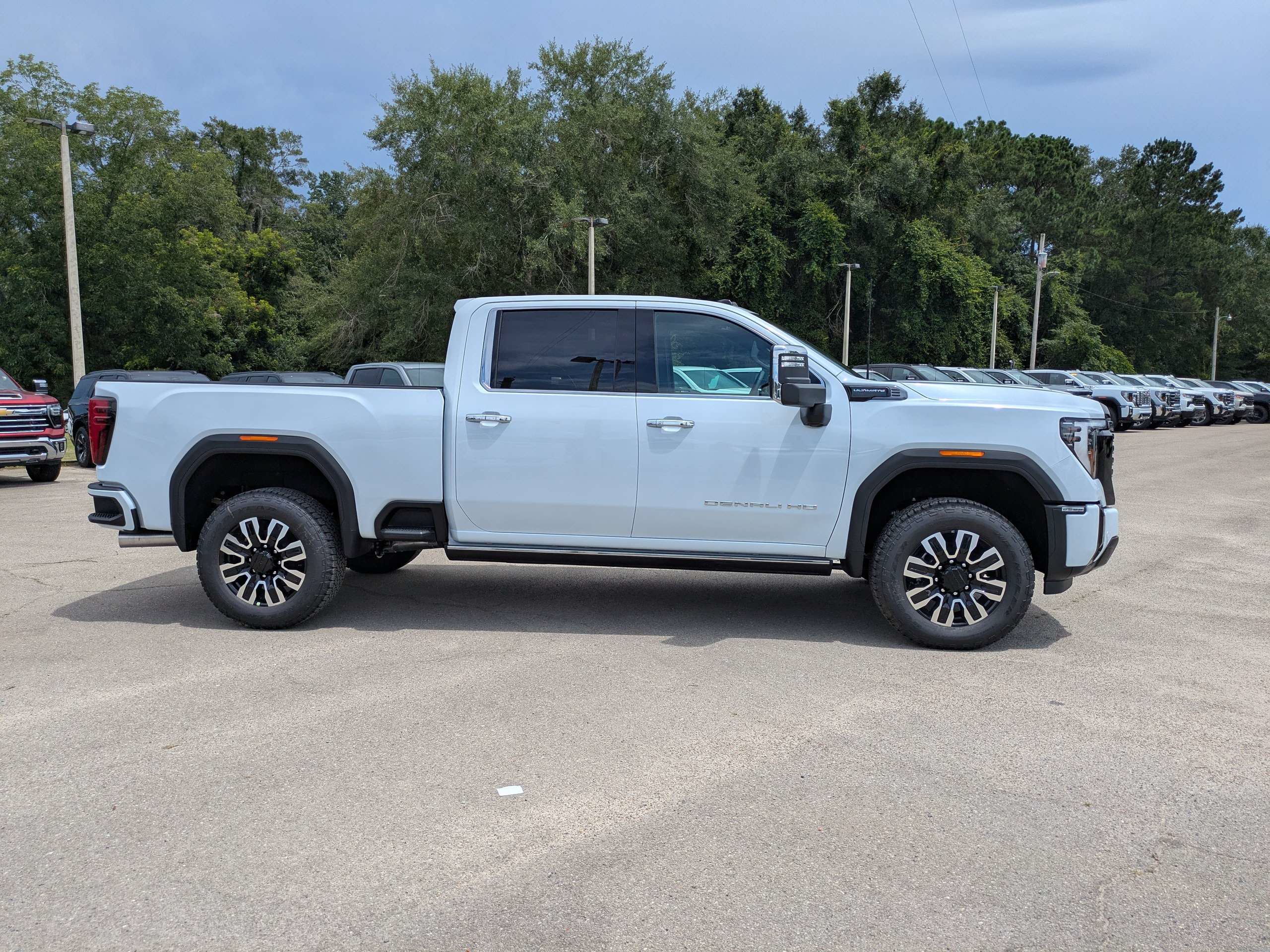 New 2026 GMC Sierra 2500 Denali Ultimate w/ Max Trailering Package AWD/4WD image 3