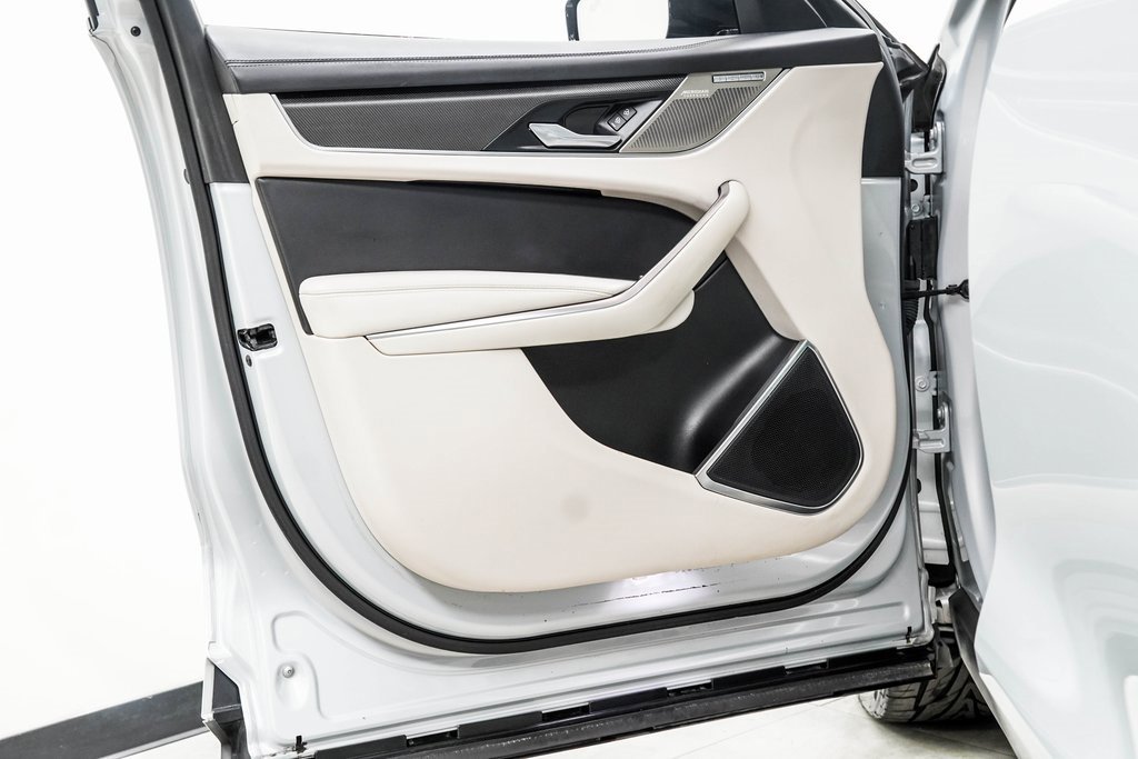 Used 2021 Jaguar F-PACE SVR image 44