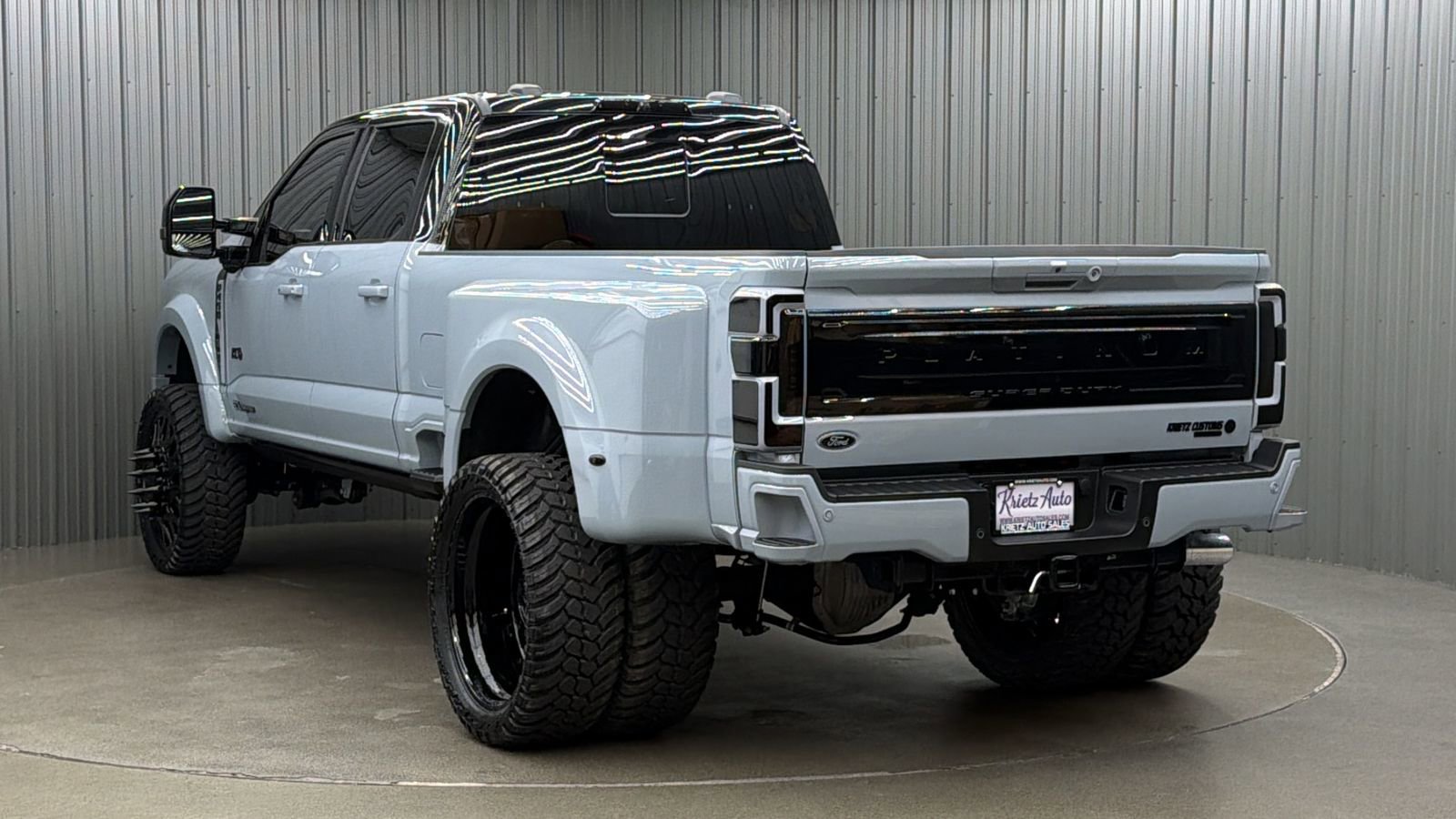 Used 2026 Ford F450 Platinum w/ Platinum Plus Package image 3