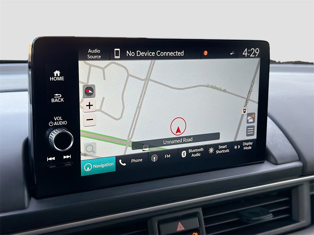 Used 2024 Honda Pilot Touring image 13