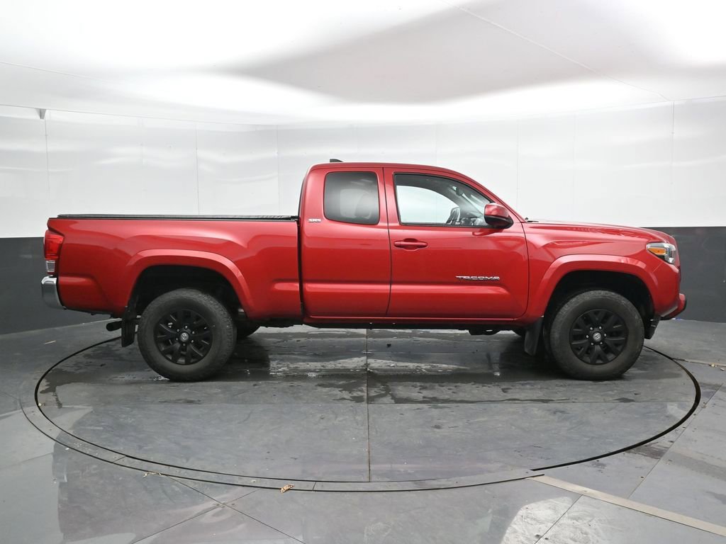 Used 2016 Toyota Tacoma SR5 w/ SR5 Appearance Package (SN) AWD/4WD image 3