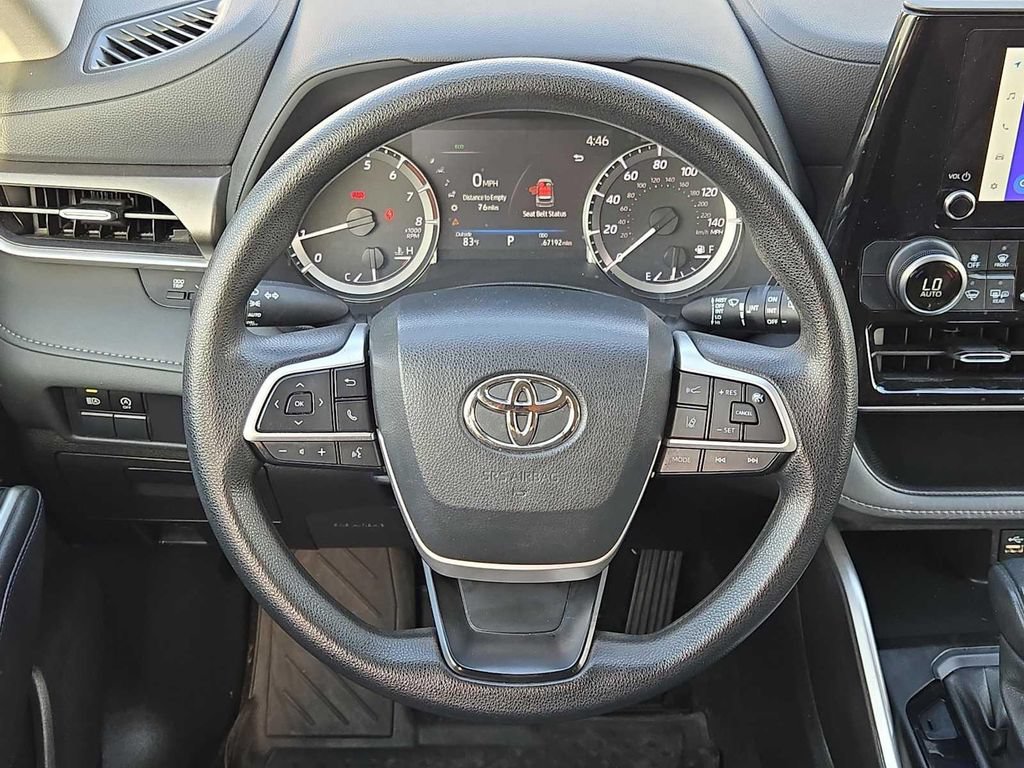 Used 2023 Toyota Highlander L FWD image 18