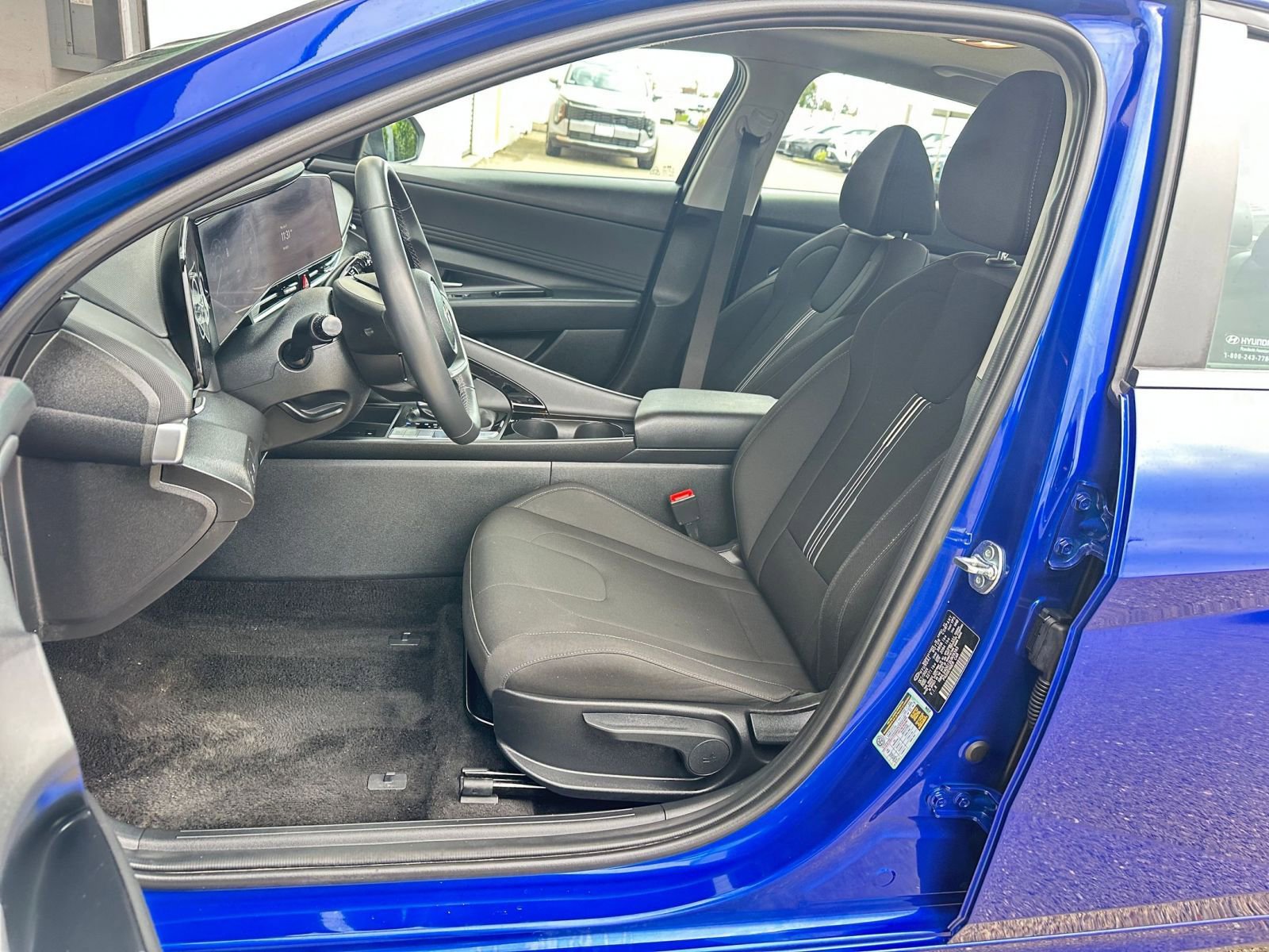 Used 2025 Hyundai Elantra SEL image 38