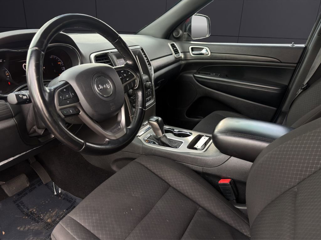 Used 2021 Jeep Grand Cherokee Laredo image 12