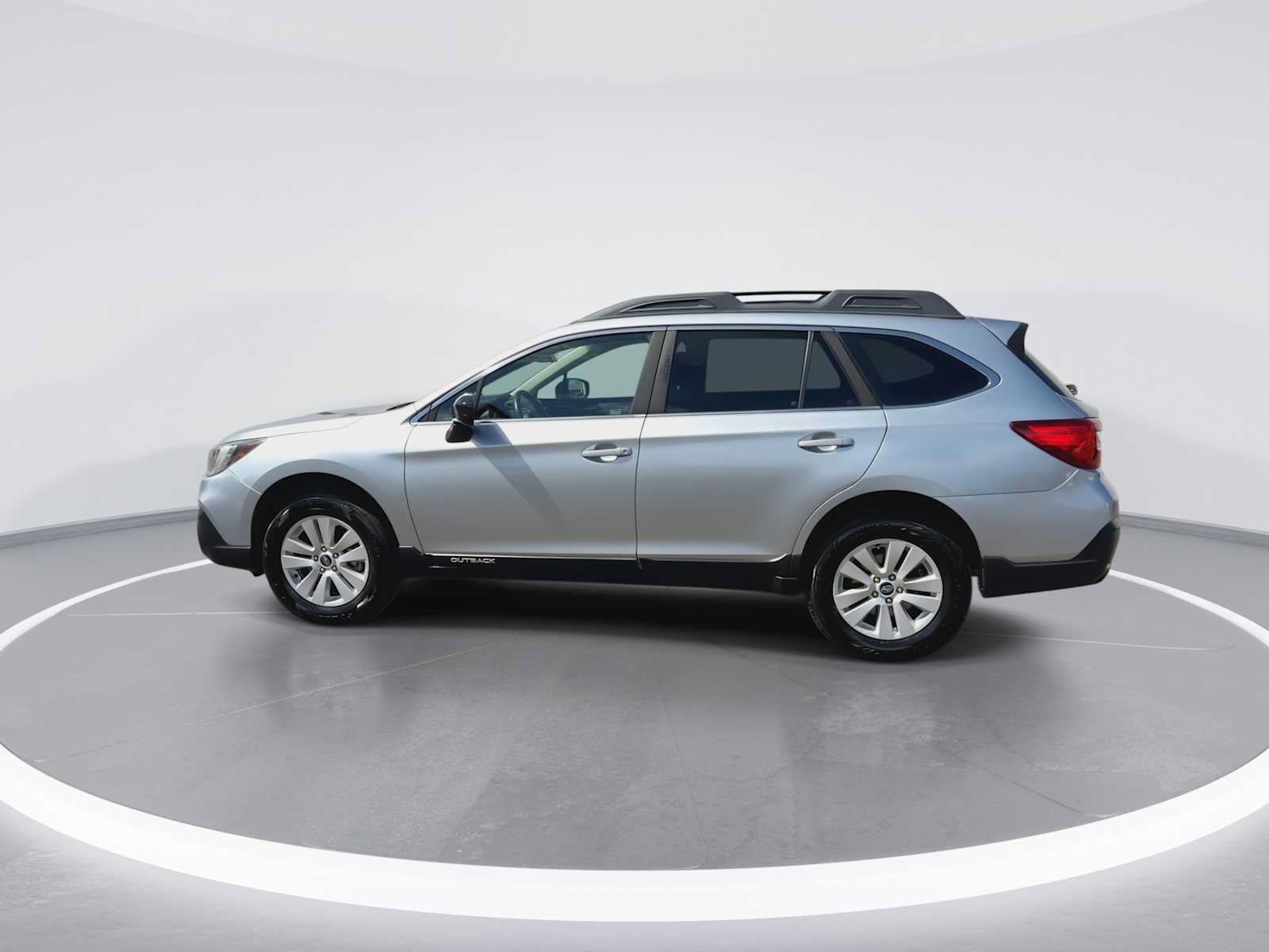 Used 2019 Subaru Outback 2.5i AWD/4WD image 5