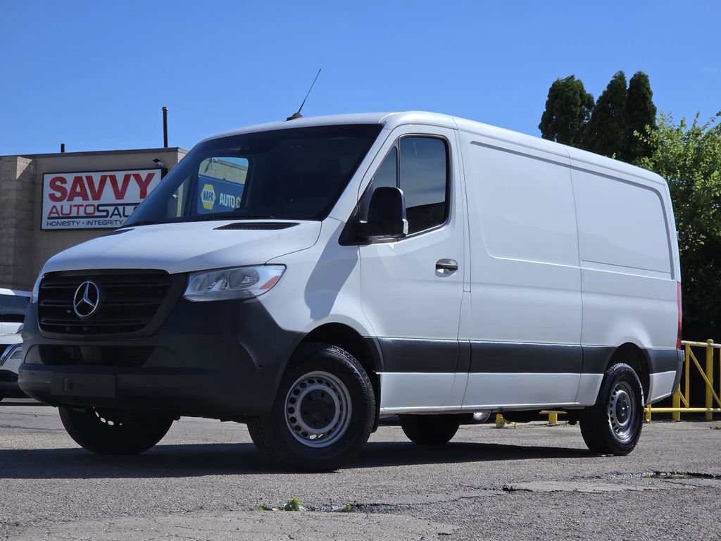 Used 2022 Mercedes-Benz Sprinter 1500 image 2