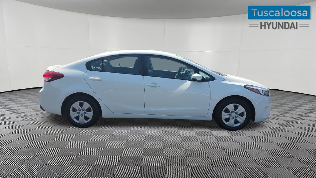 Used 2017 Kia Forte LX FWD image 9