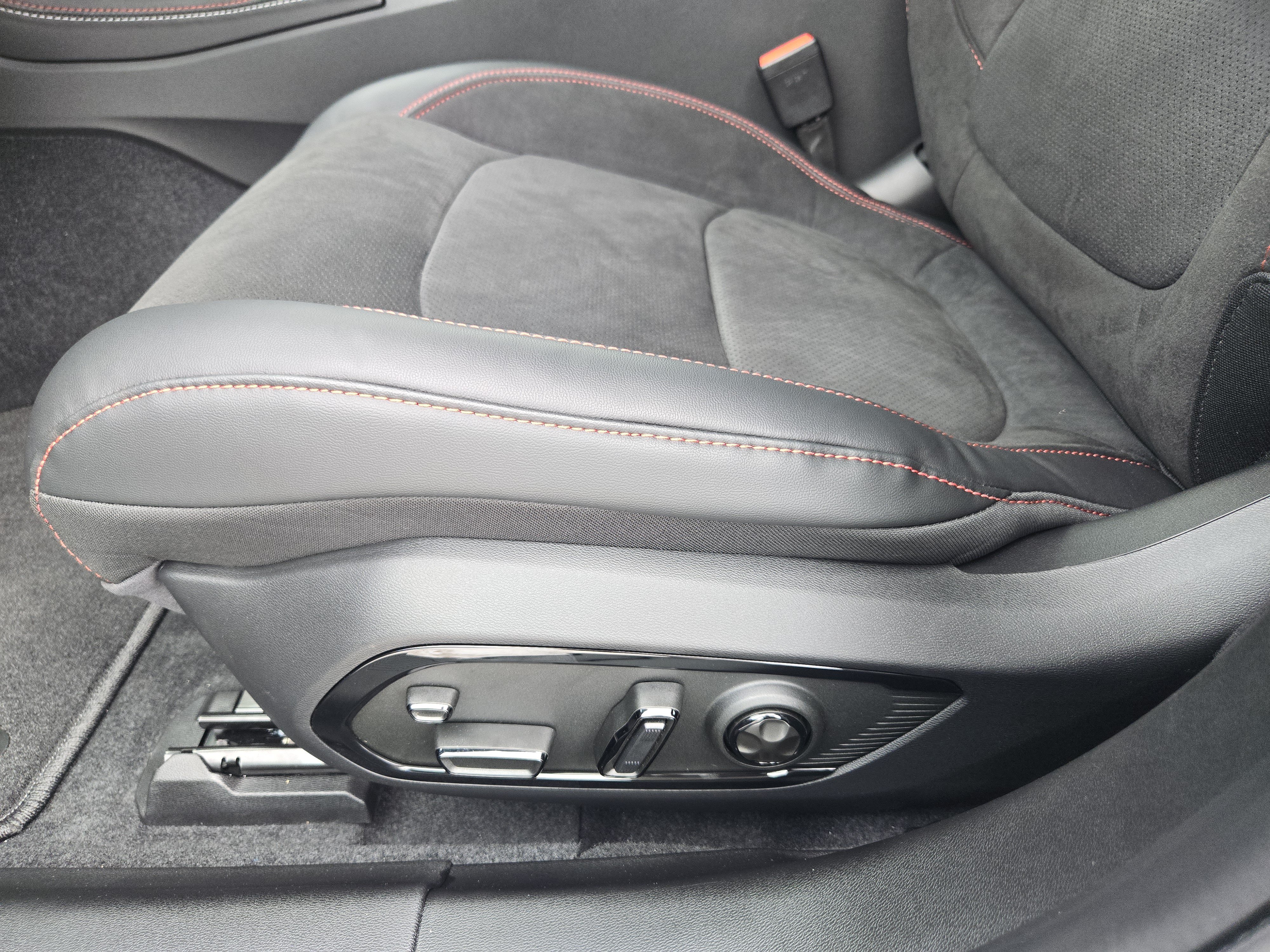 New 2026 Dodge Charger R/T AWD/4WD image 18