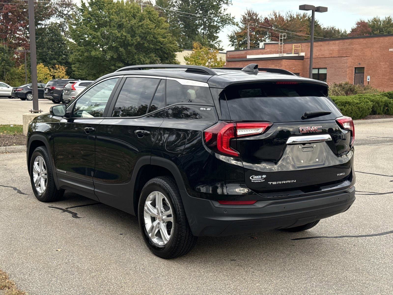 Used 2022 GMC Terrain SLE w/ Driver Convenience Package image 7