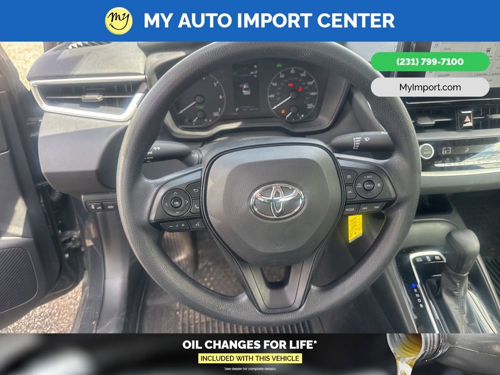 Used 2025 Toyota Corolla LE AWD/4WD image 9