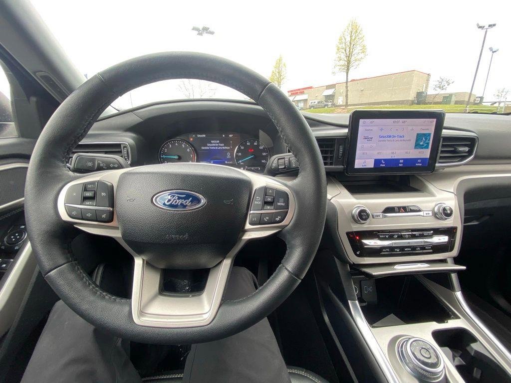 Used 2024 Ford Explorer XLT w/ Equipment Group 202A AWD/4WD image 10