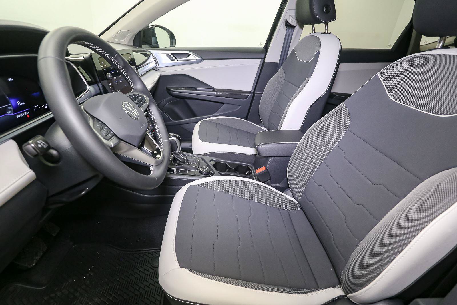 New 2026 Volkswagen Taos SE AWD/4WD image 26