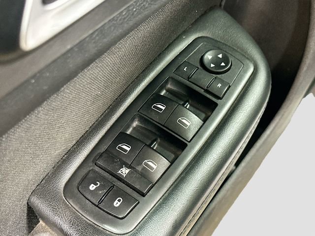Used 2016 Chrysler 200 LX image 18