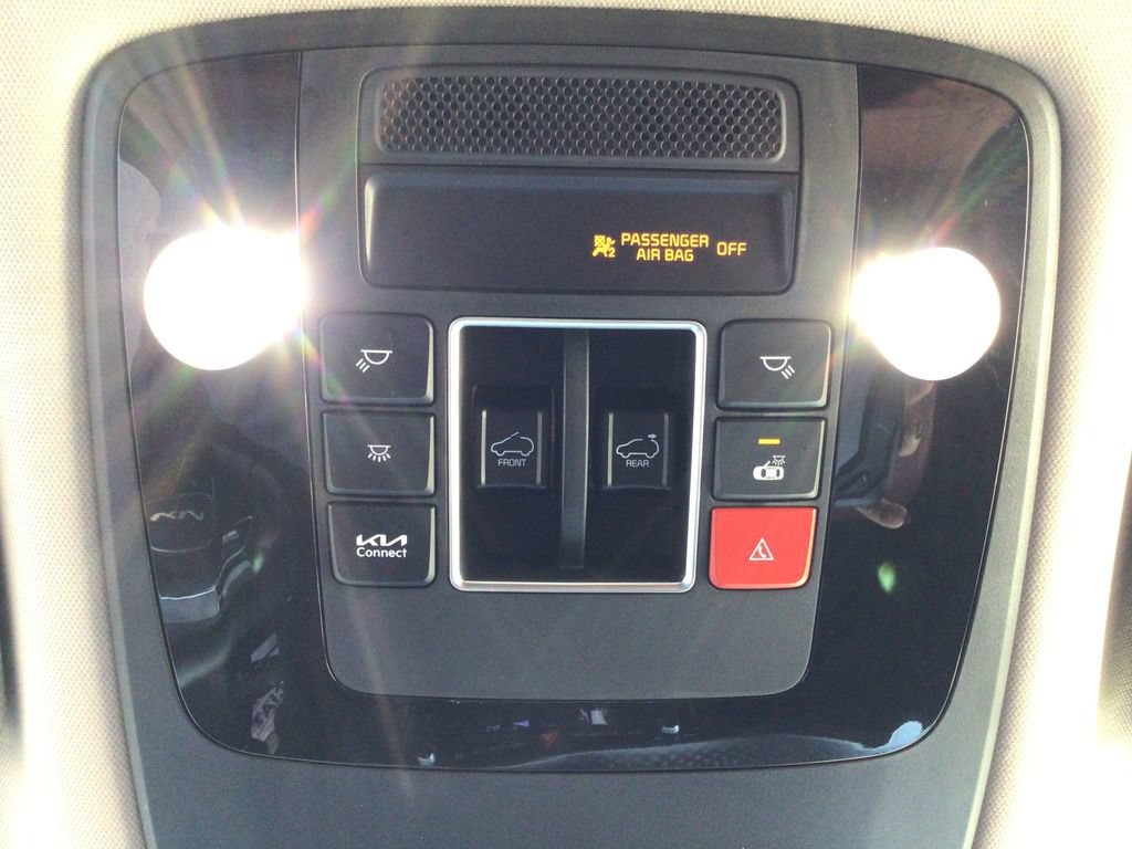 Used 2023 Kia Carnival SX Prestige FWD image 30